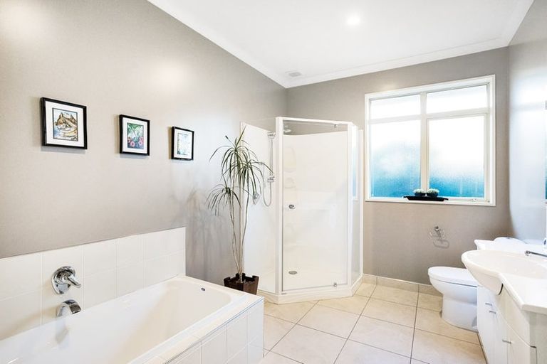 Photo of property in 21 Cairnbrae Drive, Prebbleton, 7604