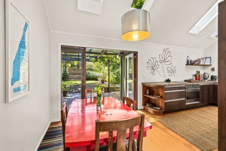 Photo of property in 11 Clinton Road, Tawharanui Peninsula, Warkworth, 0986