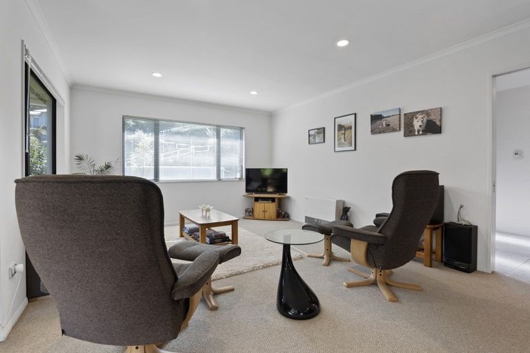 Photo of property in 227 Heta Road, Merrilands, New Plymouth, 4312