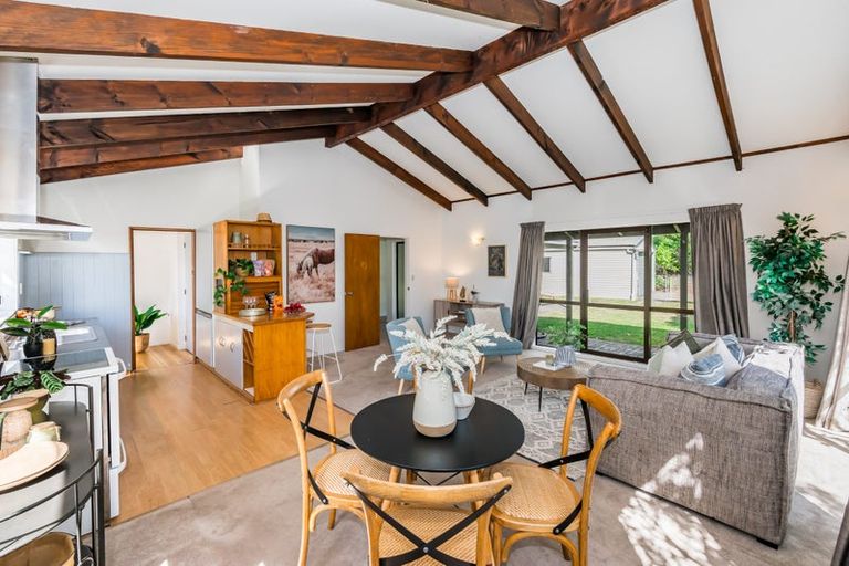 Photo of property in 24 Island View Terrace, Waikanae Beach, Waikanae, 5036