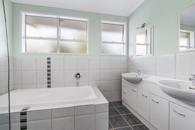 Photo of property in 3 Brassey Street, Waverley, 4510