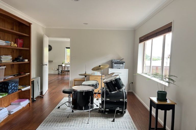 Photo of property in 44a Rodney Street, Howick, Auckland, 2014