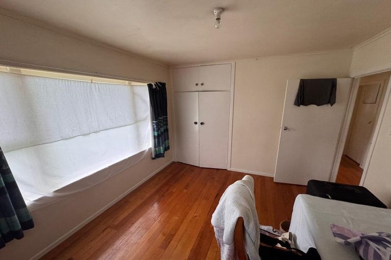 Photo of property in 1 Te Kanawa Crescent, Henderson, Auckland, 0610