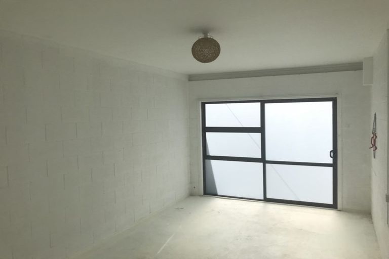 Photo of property in 2/81a Salisbury Road, Birkdale, Auckland, 0626