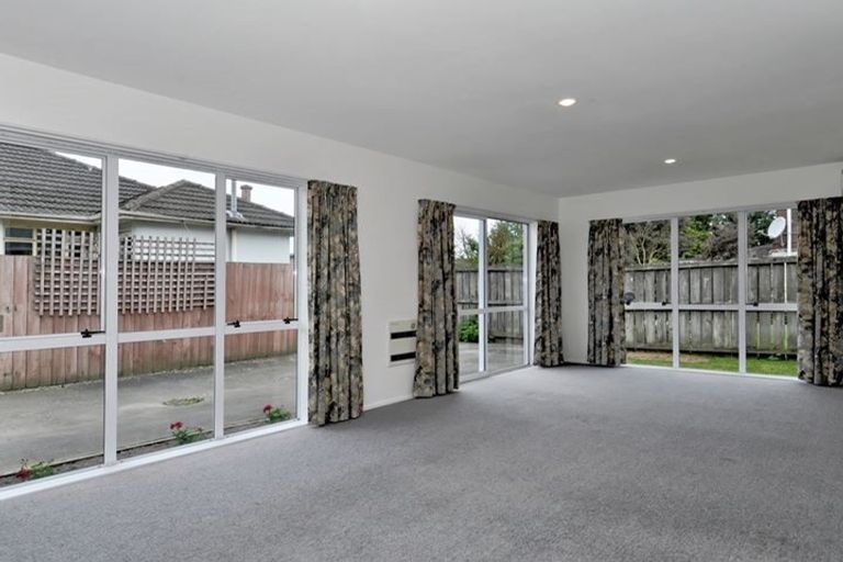 Photo of property in 13a Wittys Road, Avonhead, Christchurch, 8042