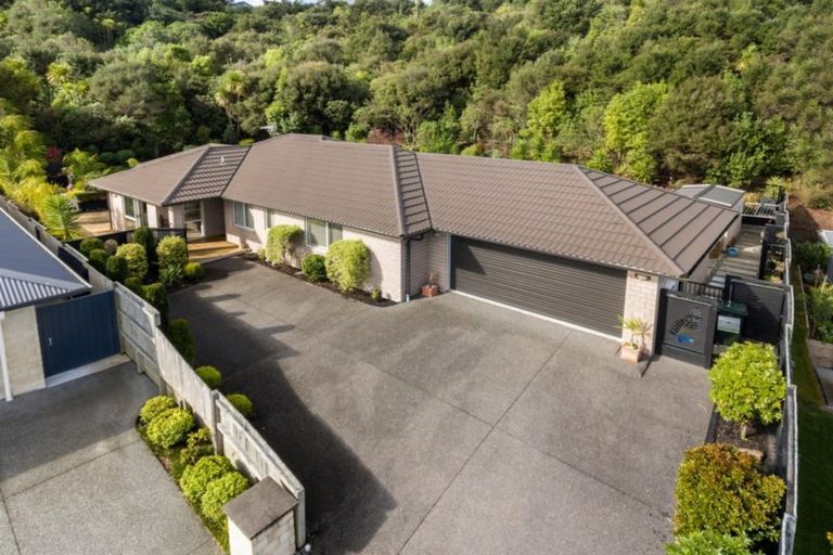 Photo of property in 22 Ellesmere Close, Pyes Pa, Tauranga, 3112