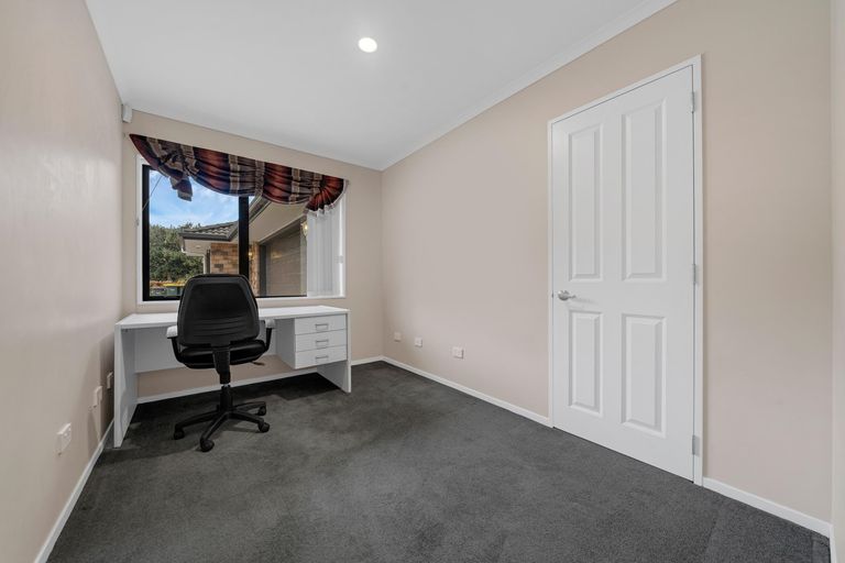Photo of property in 5b Raukawa Grove, Waiuku, 2123