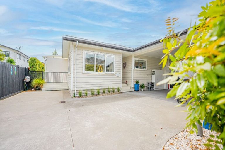 Photo of property in 25 Elizabeth Street, Orewa, 0931