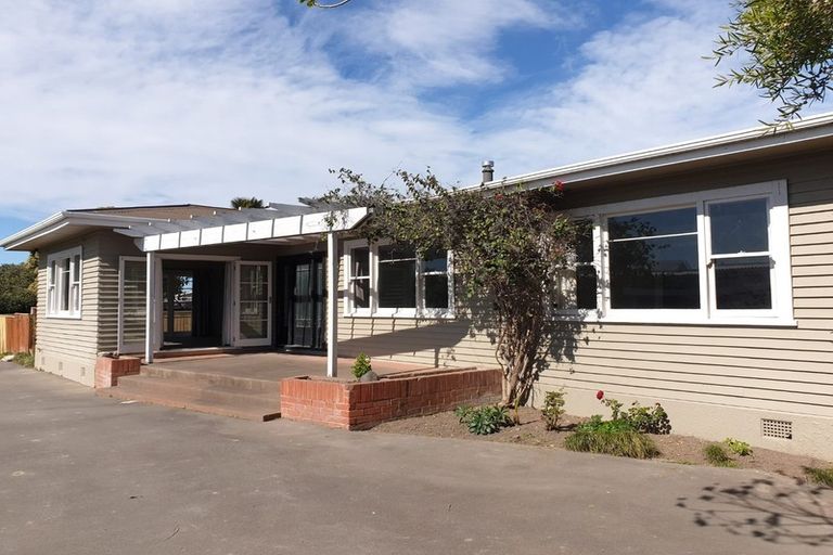 Photo of property in 18 Puketapu Road, Taradale, Napier, 4112