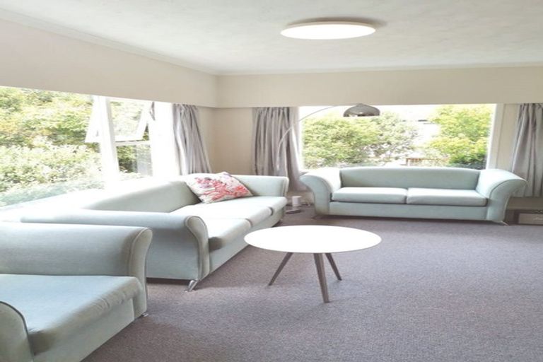 Photo of property in 35 Montgomery Avenue, Rothesay Bay, Auckland, 0630