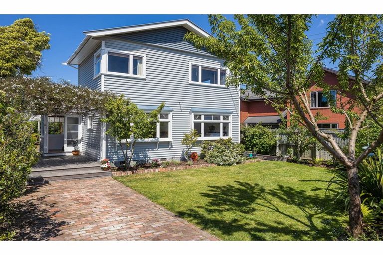 Photo of property in 14 Deyell Crescent, Sydenham, Christchurch, 8023