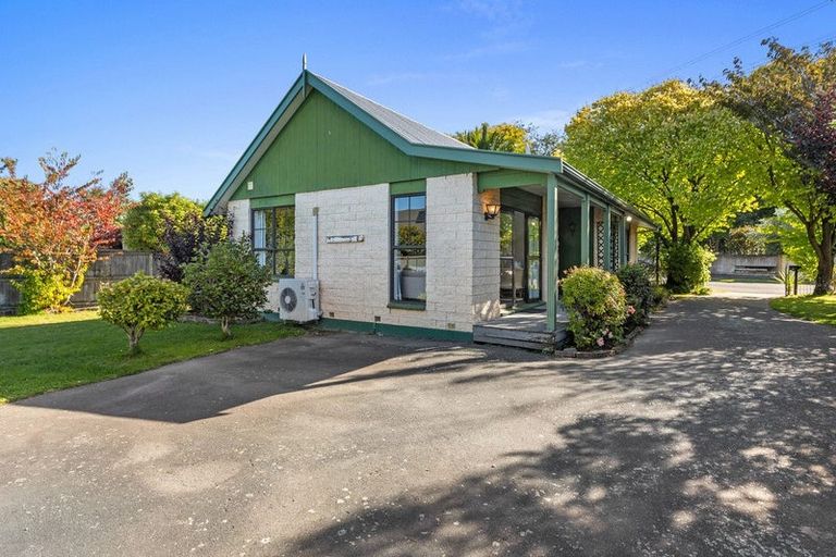 Photo of property in 137 Hawthornden Road, Avonhead, Christchurch, 8042