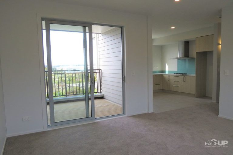 Photo of property in 21 Ceramic Lane, New Lynn, Auckland, 0600
