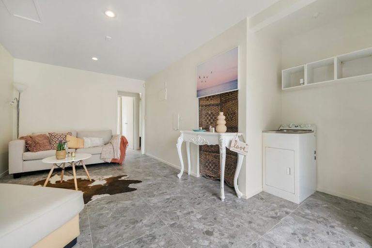 Photo of property in 435b West Coast Road, Glen Eden, Auckland, 0602