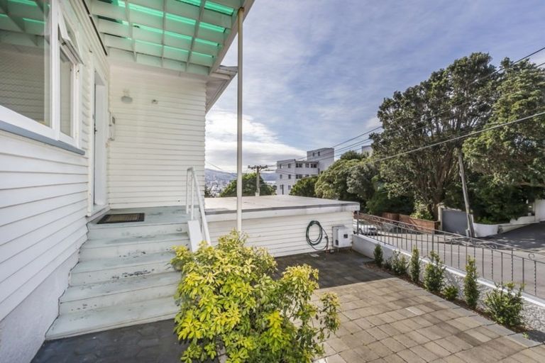 Photo of property in 14 Washington Avenue, Brooklyn, Wellington, 6021