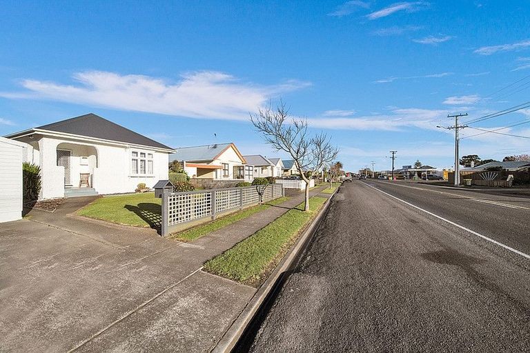 Photo of property in 52 Waihi Road, Hawera, 4610