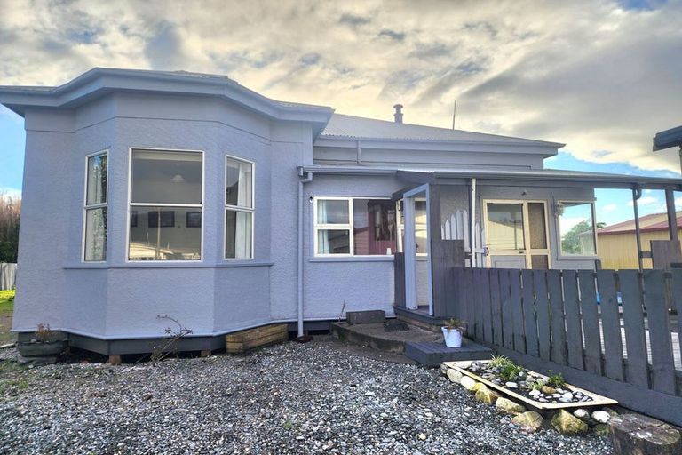 Photo of property in 48 Blake Street, Blaketown, Greymouth, 7805