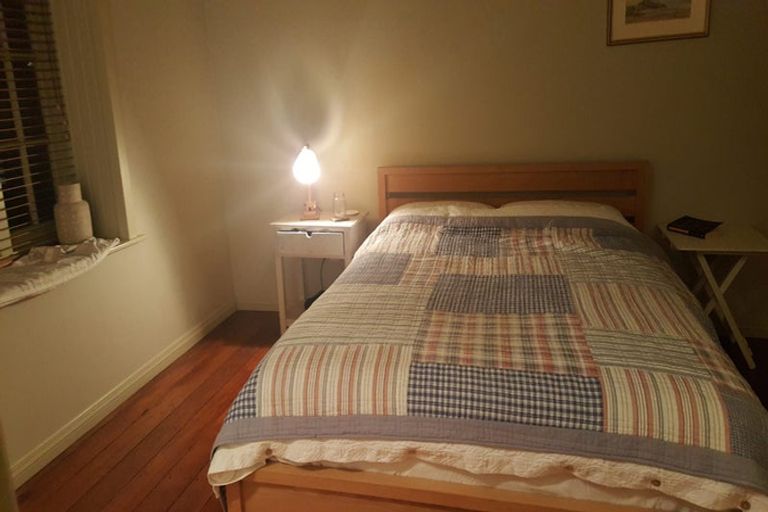 Photo of property in 2 Matipo Street, Eastbourne, Lower Hutt, 5013