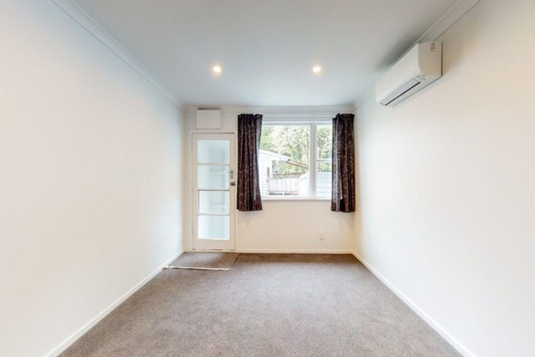 Photo of property in 5 Ranelagh Terrace, Karori, Wellington, 6012