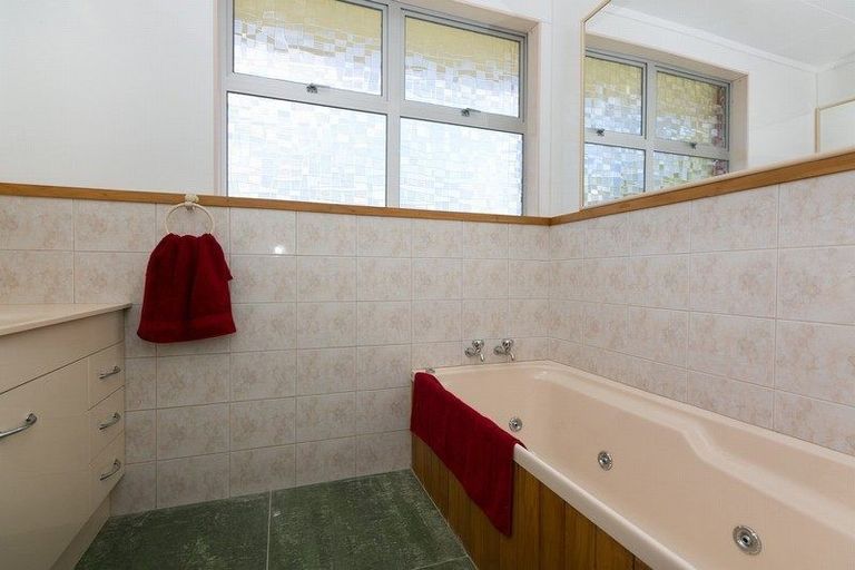 Photo of property in 48a Frankley Road, Westown, New Plymouth, 4310