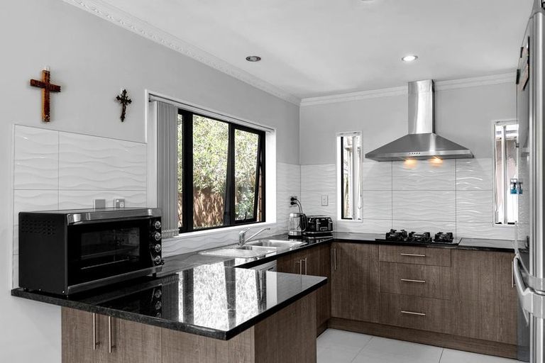 Photo of property in 46c Russell Road, Manurewa, Auckland, 2102