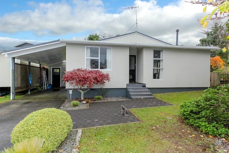 Photo of property in 23 Bromley Place, Westown, New Plymouth, 4310
