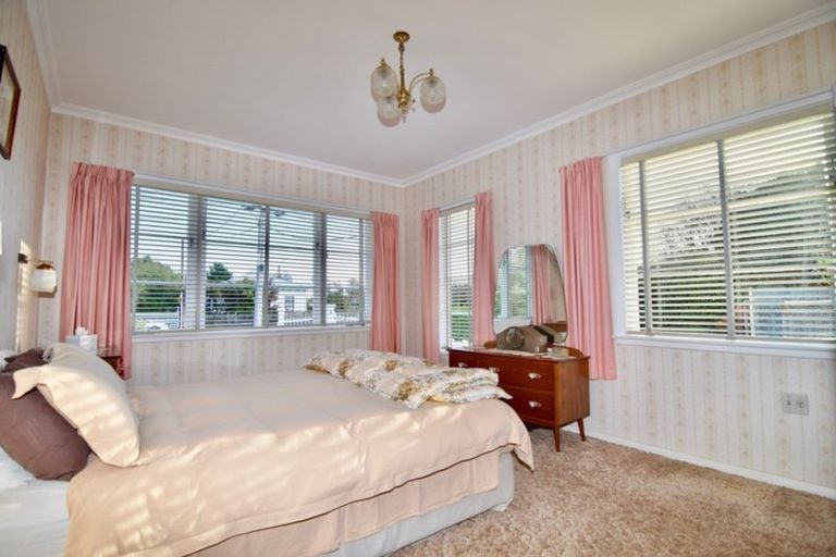 Photo of property in 18 Kent Street, Carterton, 5713