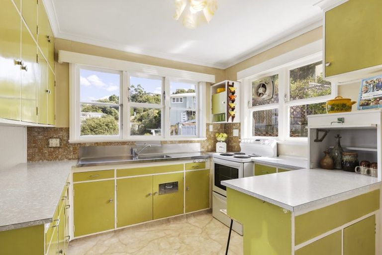 Photo of property in 119 Tauhinu Road, Miramar, Wellington, 6022