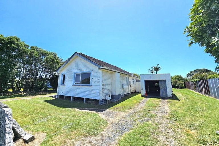 Photo of property in 8 Hutchins Street, Waitara, 4320