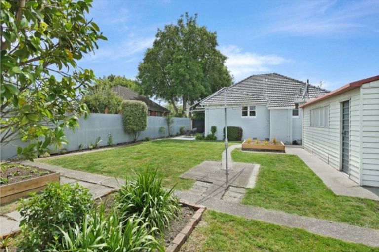 Photo of property in 3 Bateman Avenue, Bryndwr, Christchurch, 8053