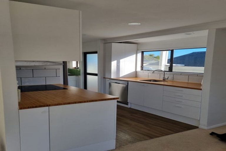 Photo of property in 3/88 Eversleigh Road, Belmont, Auckland, 0622