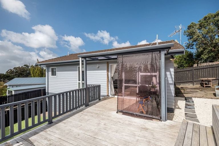 Photo of property in 3/41 Elizabeth Drive, West Harbour, Auckland, 0618
