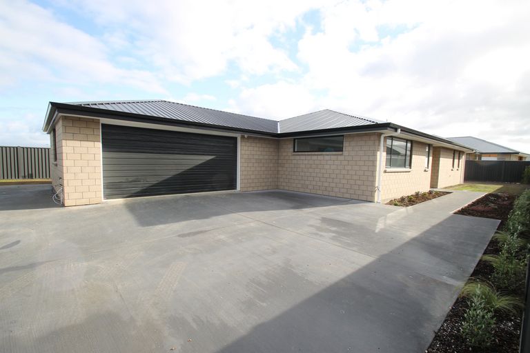 Photo of property in 19 Anderton Crescent, Mosgiel, 9024