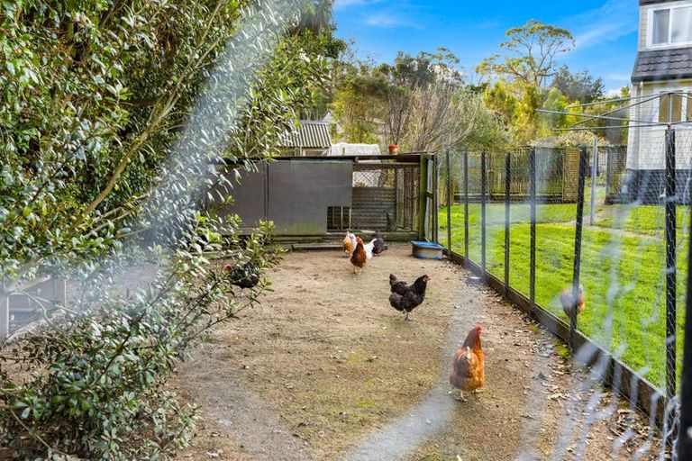 Photo of property in 15a Whangaparaoa Road, Red Beach, 0932