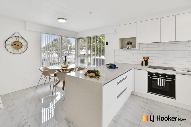 Photo of property in 5 Carbery Place, Manurewa, Auckland, 2102