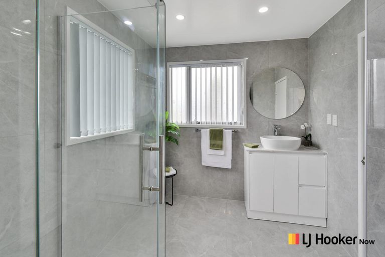 Photo of property in 5 Carbery Place, Manurewa, Auckland, 2102