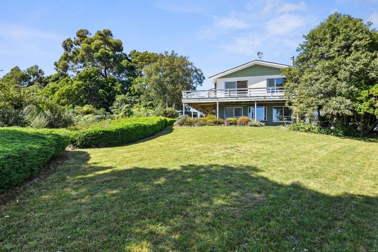 Photo of property in 9 Bydder Terrace, Patons Rock, Takaka, 7182