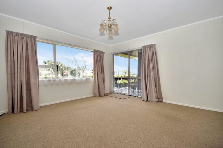 Photo of property in 2/1 Sari Place, Massey, Auckland, 0614