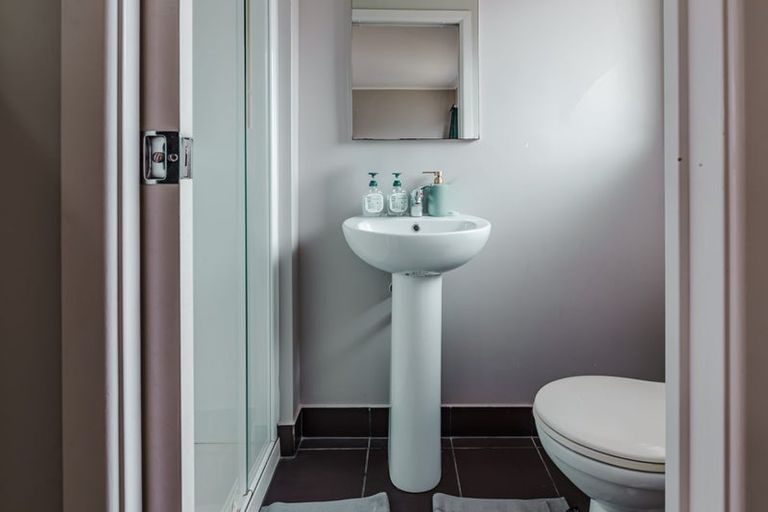 Photo of property in 17 Margan Avenue, New Lynn, Auckland, 0600