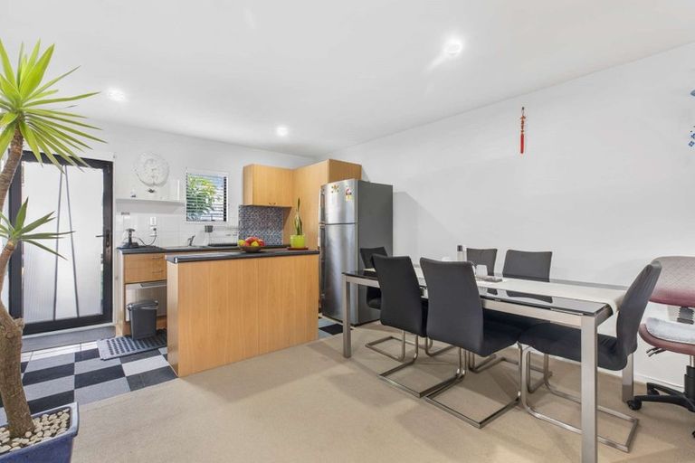 Photo of property in 5k Dryden Place, Mount Wellington, Auckland, 1051