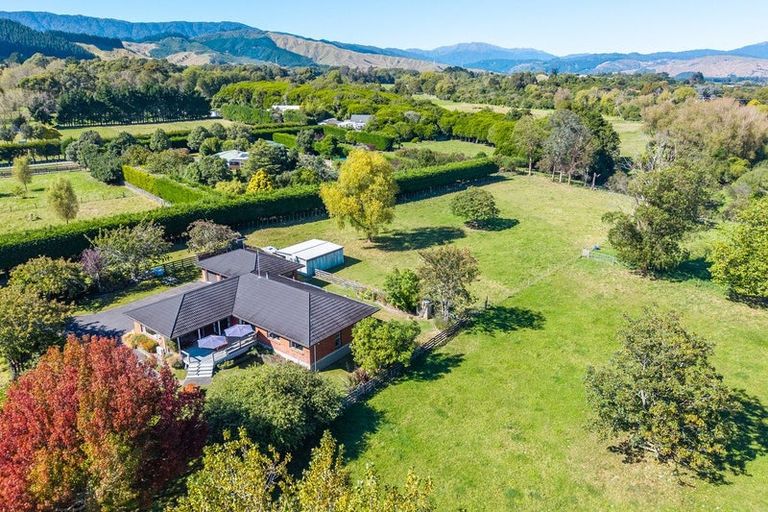 Photo of property in 111 Greenwood Boulevard, Otaki, 5512