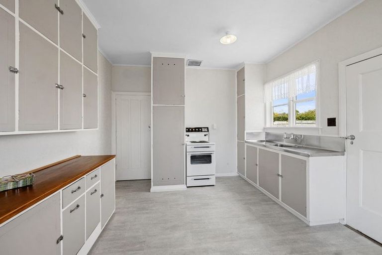 Photo of property in 8 Cornwall Street, Brooklands, New Plymouth, 4310