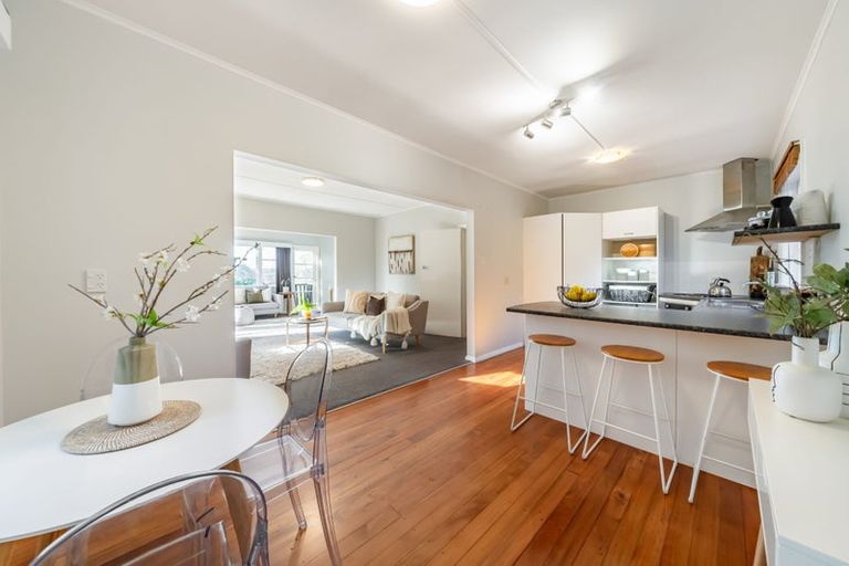 Photo of property in 11 Terawhiti Terrace, Karori, Wellington, 6012