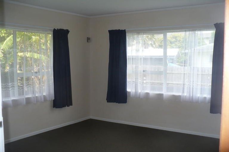 Photo of property in 5 Triangle Road, Massey, Auckland, 0614