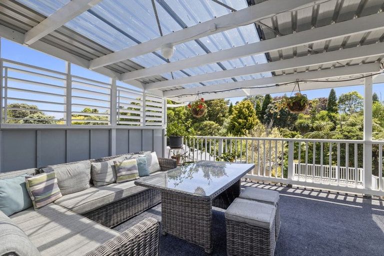 Photo of property in 47 Waiwaka Terrace, Strandon, New Plymouth, 4312