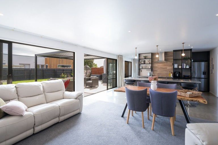 Photo of property in 12 Puketutu Grove, Motueka, 7120