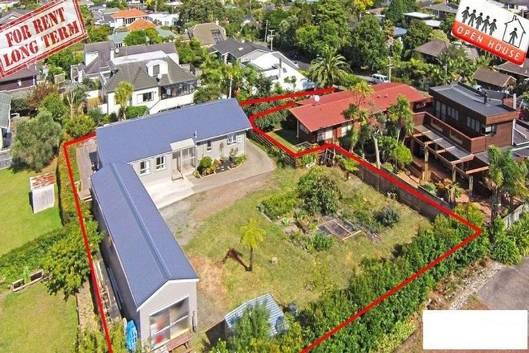 Photo of property in 27 Belmont Terrace, Milford, Auckland, 0620