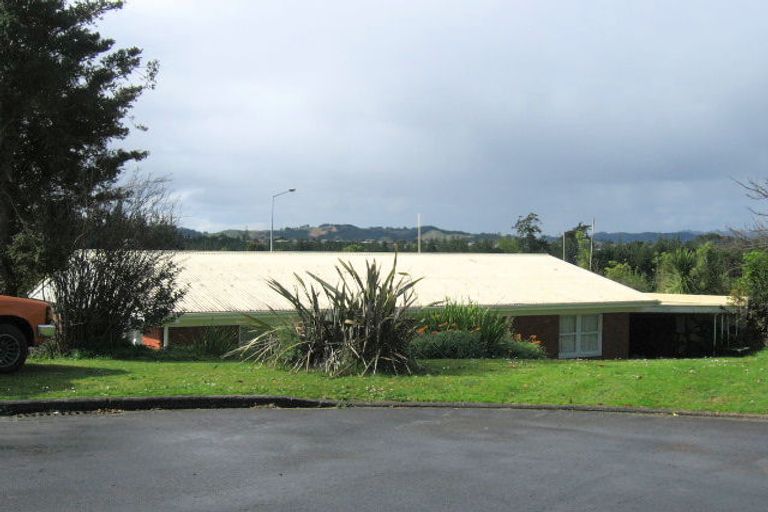 Photo of property in 11 Adams Place, Te Kamo, Whangarei, 0112