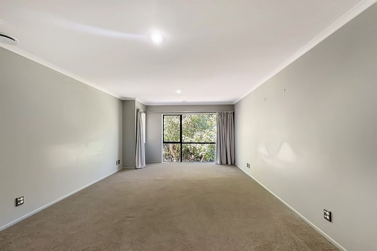 Photo of property in 5 Bank Road, Northland, Wellington, 6012