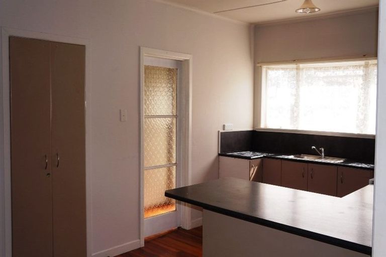 Photo of property in 25 Collins Road, Melville, Hamilton, 3206